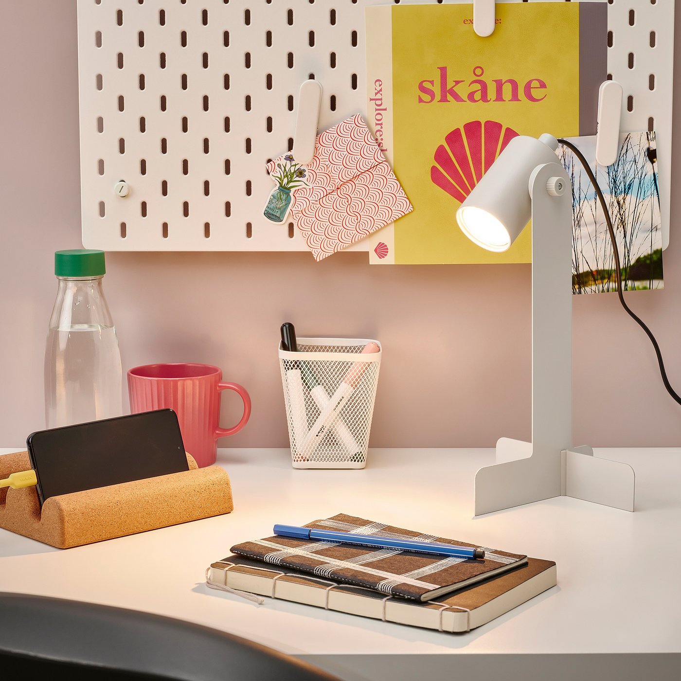 FLOTTILJ, Desk lamp, beige - Image 4